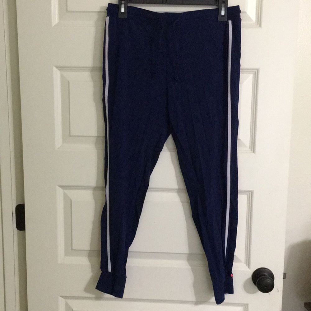 Athletic pants